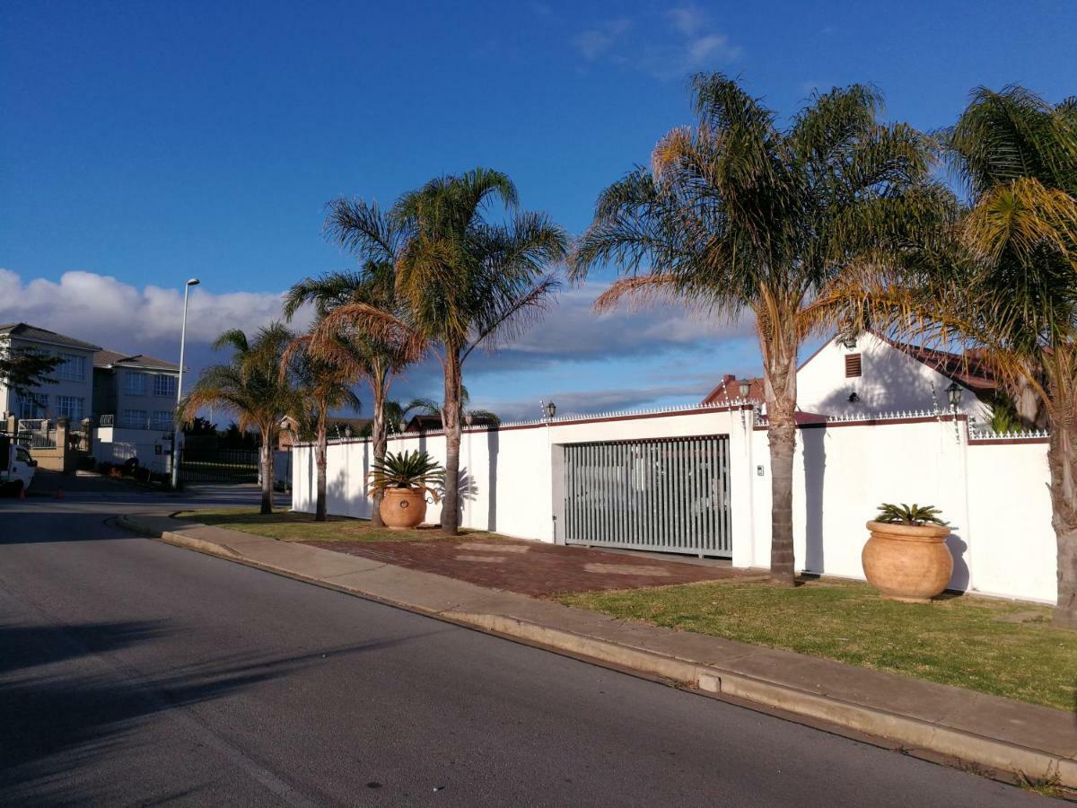 Pongola Road Self Catering Accommodation Uitenhage Dış mekan fotoğraf